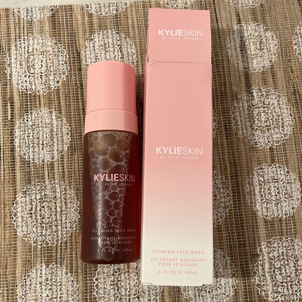 New in Box Kylie Skin Kylie Cosmetics Foaming Face Wash 5 oz